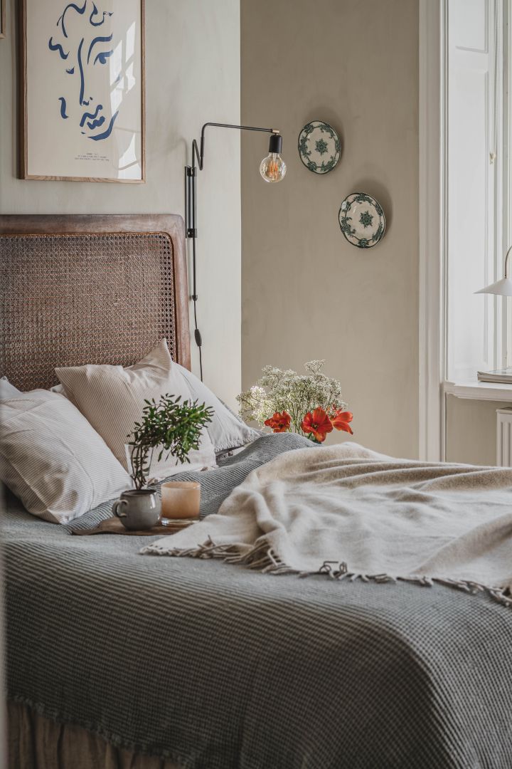 Textilien, Bepflanzung, stimmungsvolle Beleuchtung und persönliche Details - schaffen Sie ein gemütliches Schlafzimmer, in dem Sie gerne bleiben!