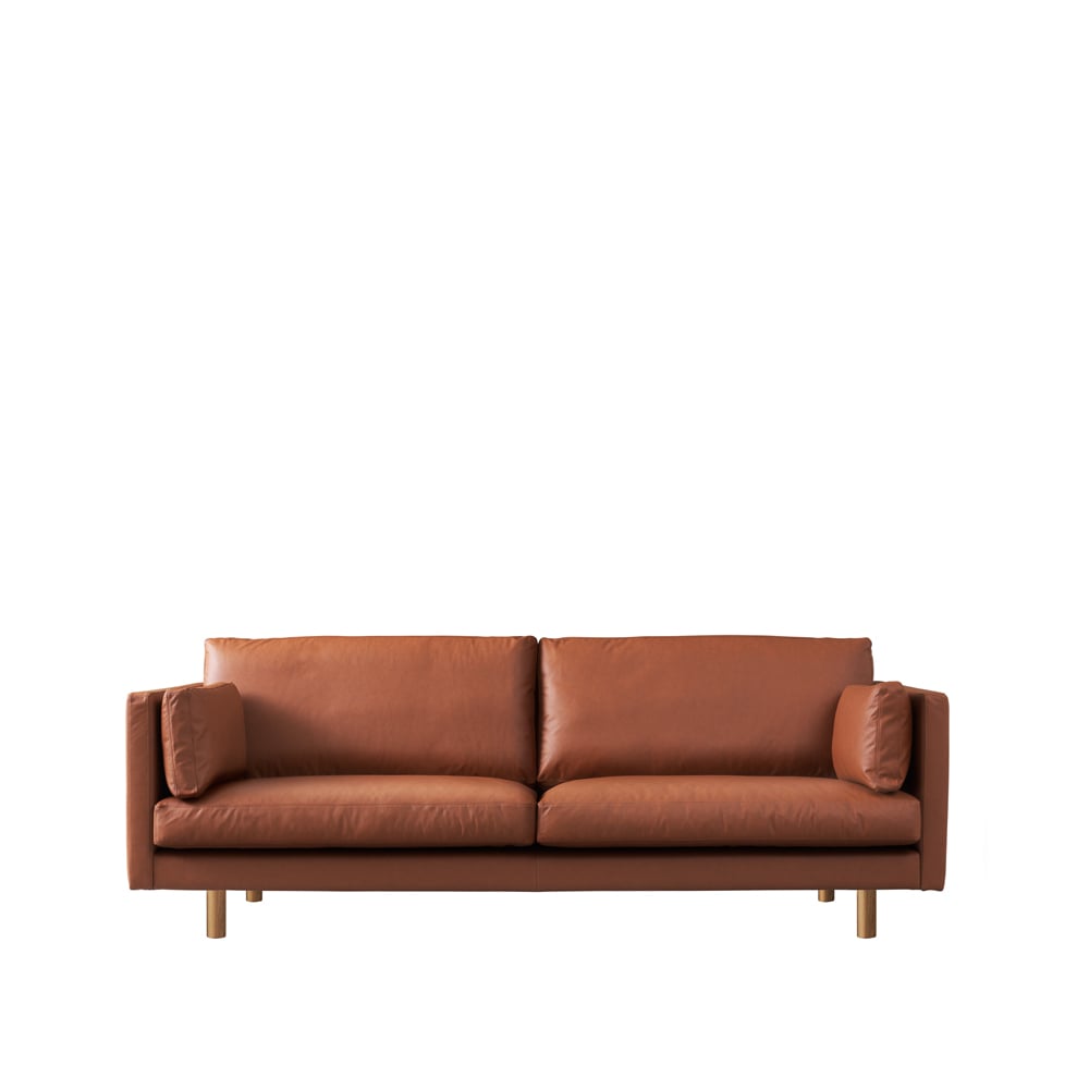 1898 Haga 3 Sitzer Sofa Leder Sevilla Cognac 4003, Beine aus hellem Eichenholz