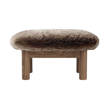 Brasilia Fußhocker - Walnut-Sahara sheepskin curly - Audo Copenhagen