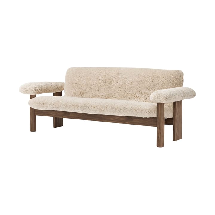 Brasilia Sofa 2-Sitzer, Walnut-Nature sheepskin curly Audo Copenhagen