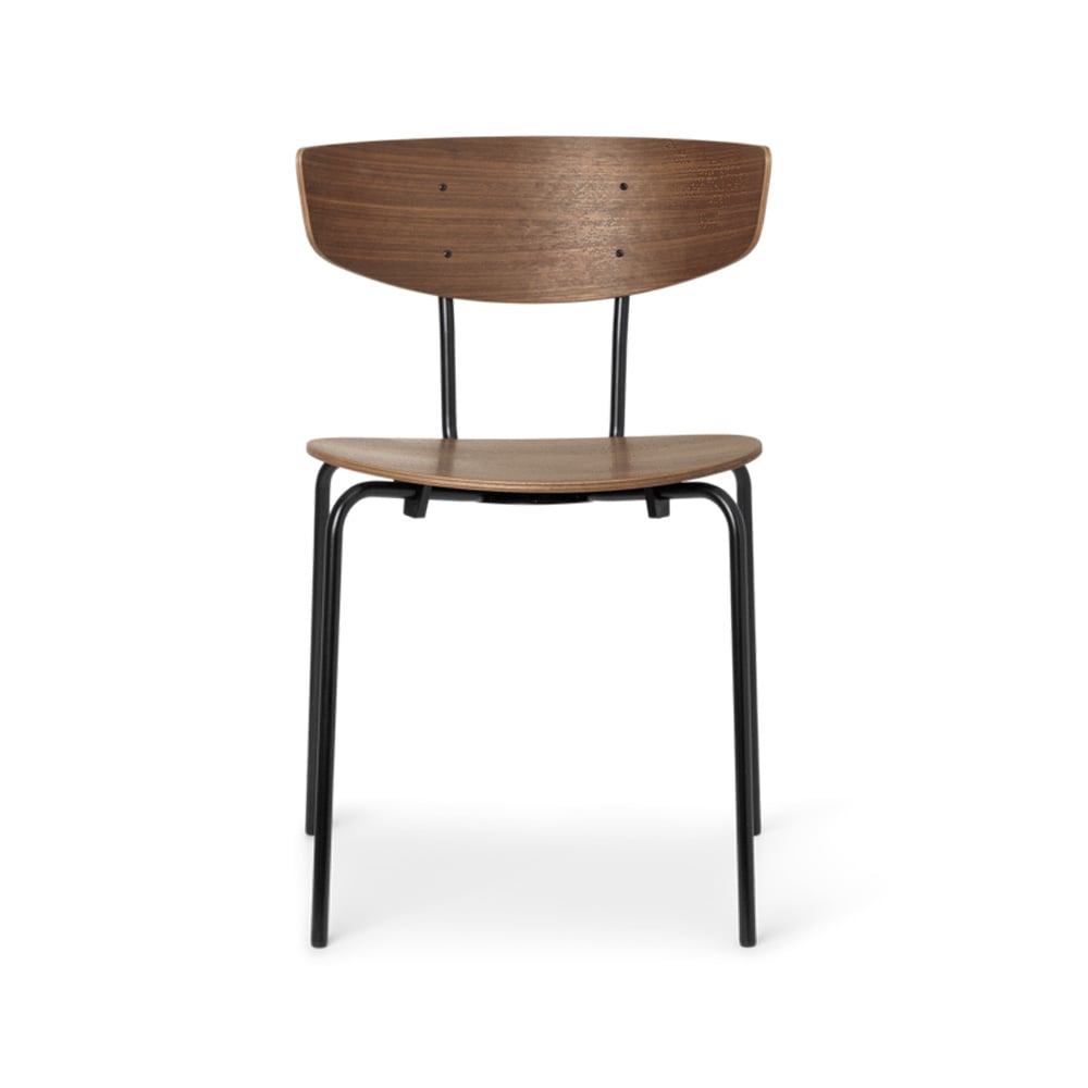 ferm LIVING Herman Stuhl Walnut, Gestell aus schwarzem Stahl