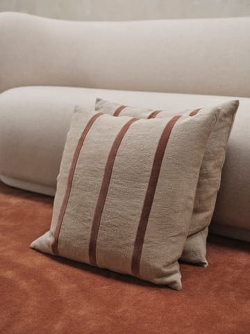 Senti Stripe Kissen 50x50 cm - Linen-carob brown - ferm LIVING