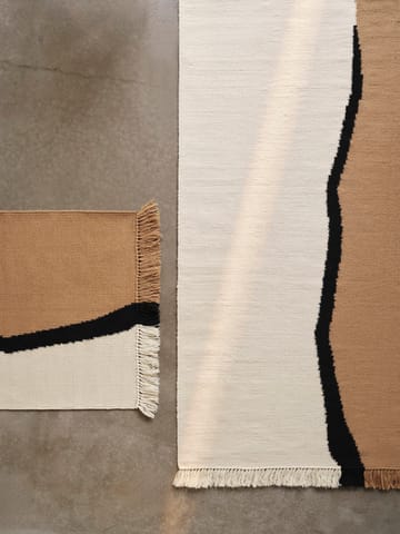 Soil Kelim Laufmatte - Dark sand-off white, 70x180 cm - ferm LIVING