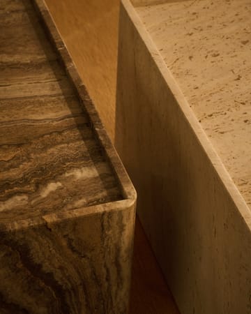 Pietra Beistelltisch 30x80x40 cm - Neutral white travertine - GUBI