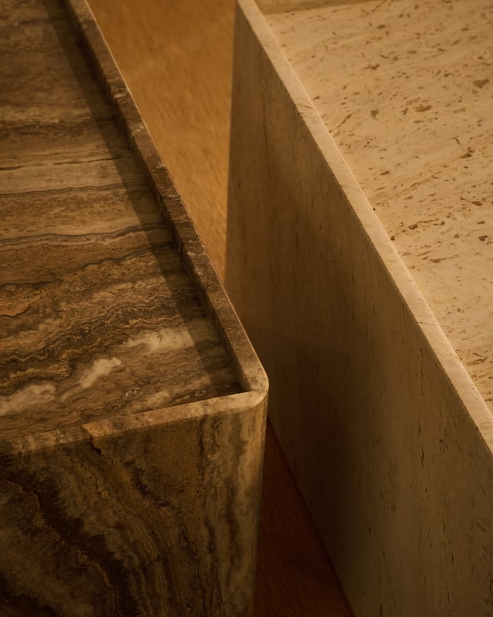 Pietra Beistelltisch 30x80x40 cm, Neutral white travertine GUBI