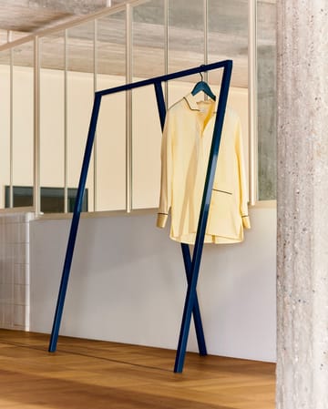 Loop Stand Wardrobe Kleiderständer - Deep blue - HAY