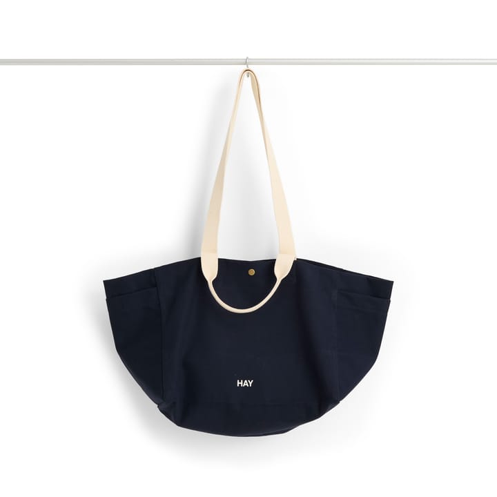 Weekend Bag No 2 Tasche S 26x56 cm - Midnight blue - HAY