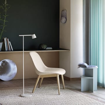 Fiber Loungestuhl wood base - Dusty green, dunklebraun gebeizte Beine - Muuto