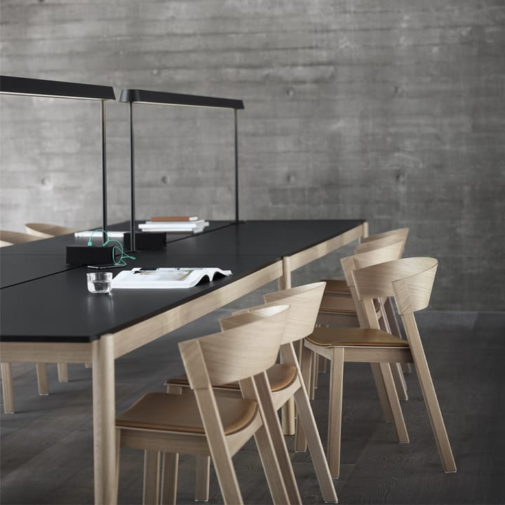 Linear System Tisch, Black nanolaminate-Black-Oak Muuto