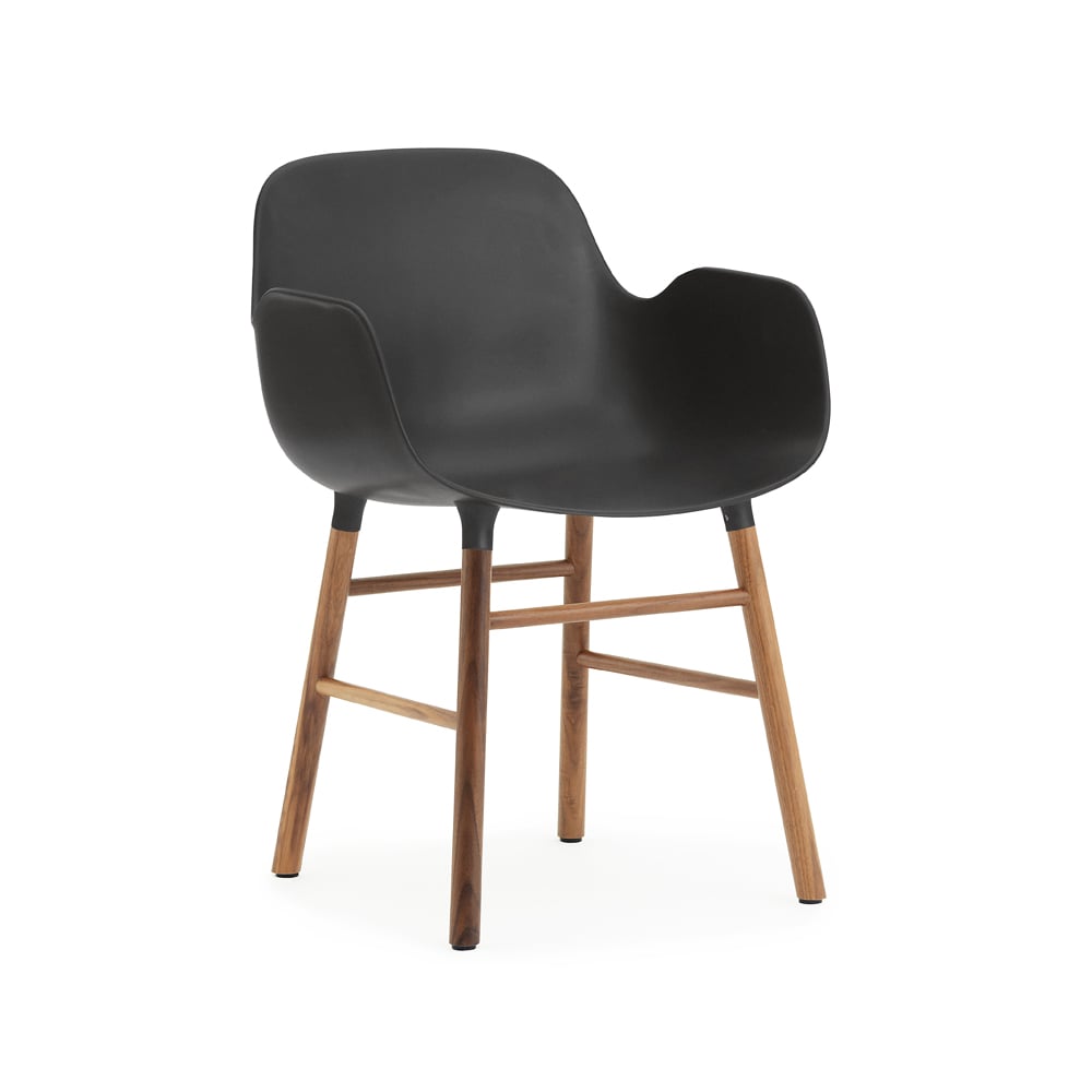 Normann Copenhagen Form Armlehnstuhl Black, Walnussholzbeine