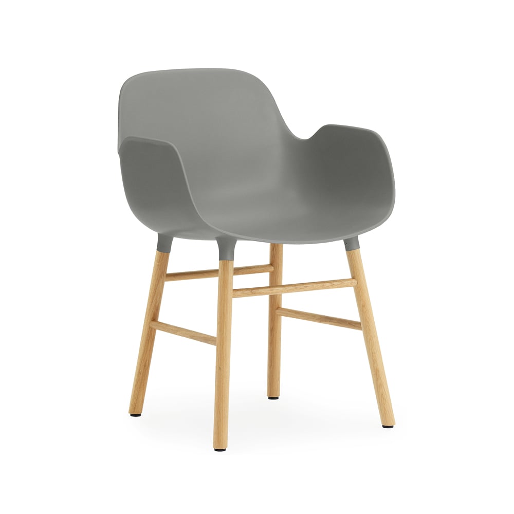 Normann Copenhagen Form Armlehnstuhl Grey, Eichenholzbeine