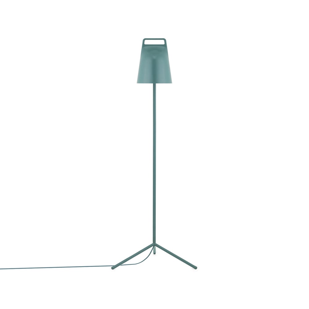 Normann Copenhagen Stage Stehleuchte Petrol green, pulverbeschichteter Stahl