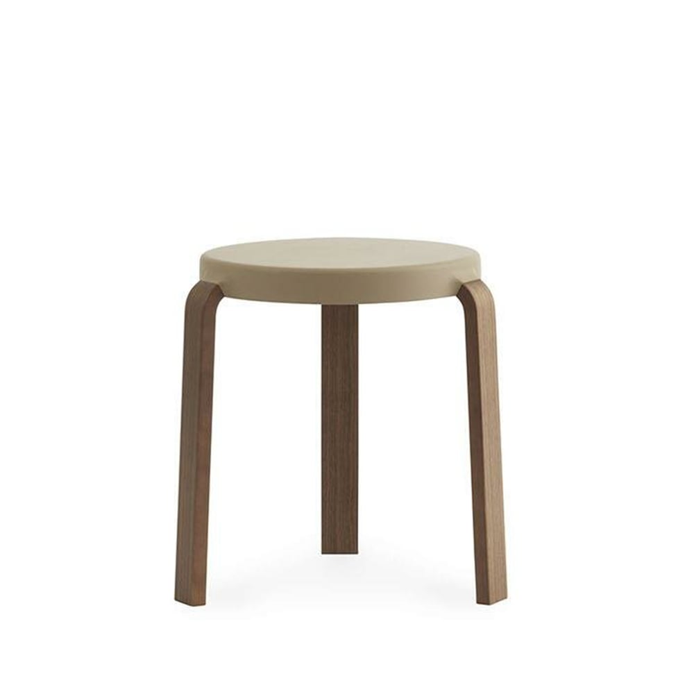 Normann Copenhagen Tap Hocker Sand, Walnussholzbeine