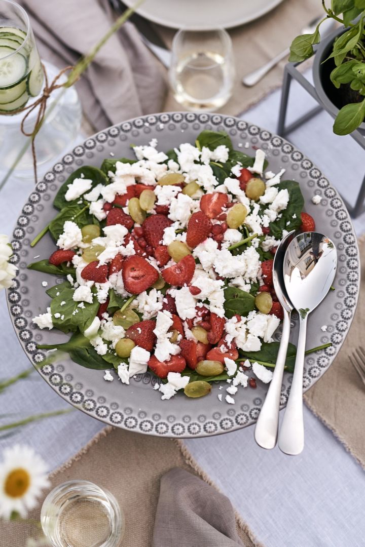 Ein einfacher Beilagensalat für das Essen auf Ihrer sommerlichen Gartenparty. 