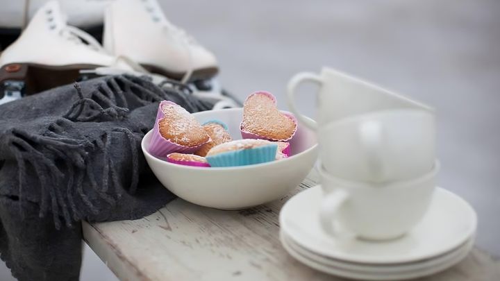 Ein winterliches Picknick ist eine typisch skandinavische Aktivität. Vergessen Sie die Schlittschuhe und den Kuchen jedoch nicht!